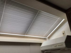 取り替えた天窓ブラインド
