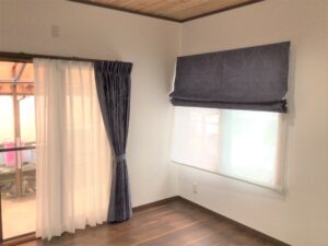 ダブルシェードと形態安定加工のカーテン