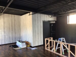 グレー系の木目クロス