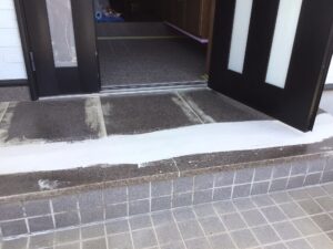 床の段差を補修