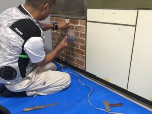 化粧フィルムの剝がし